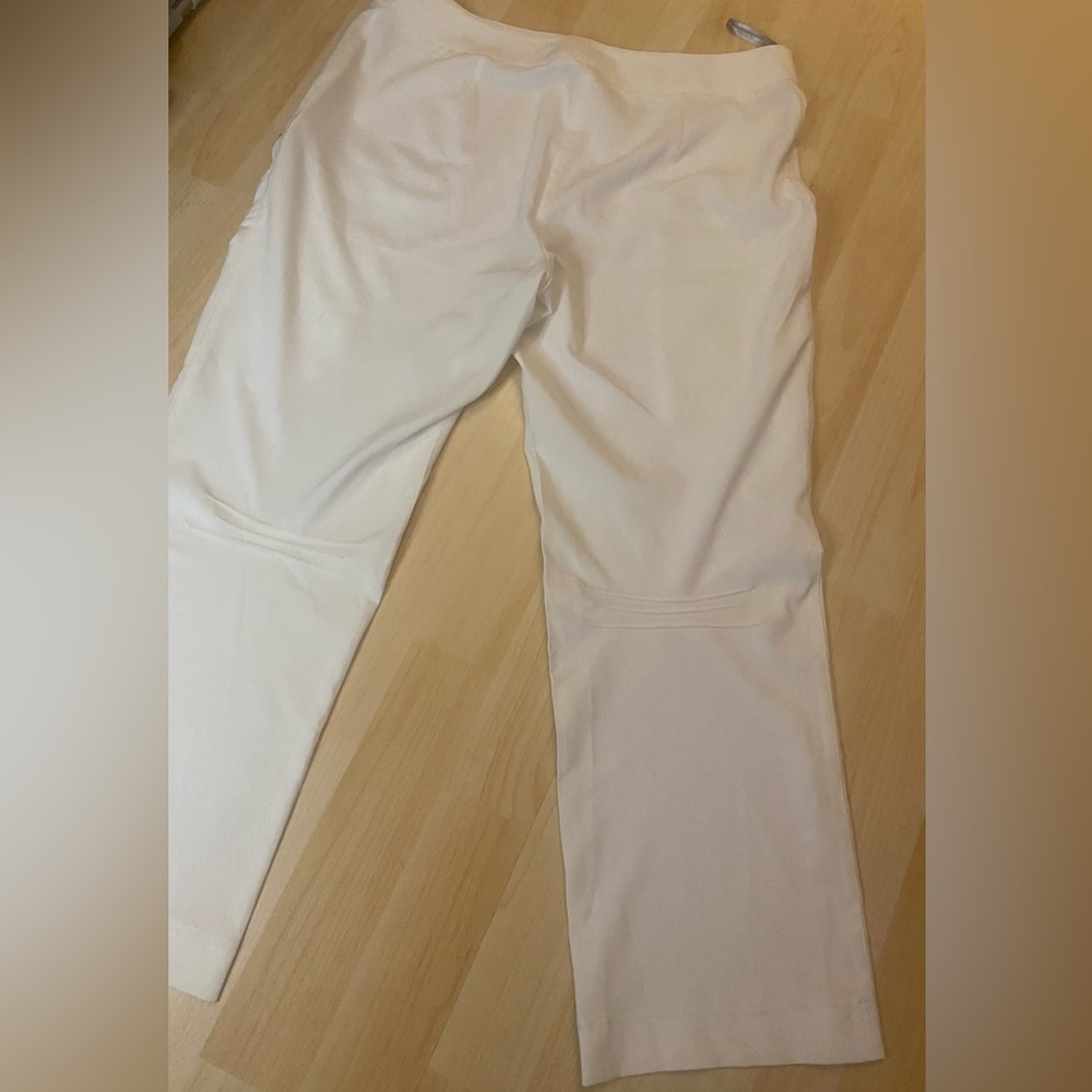 White pants - Picture 5 of 16